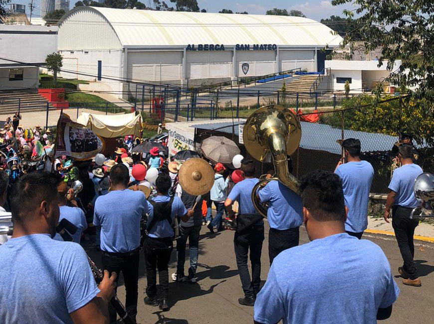 Banda de música en la Peregrinación de la Fiesta Mayor